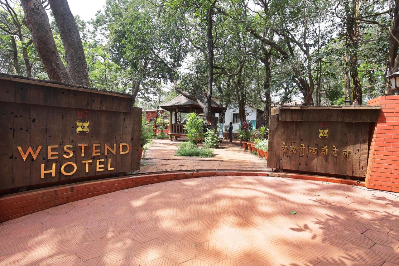 Westend Hotel Matheran Exterior foto
